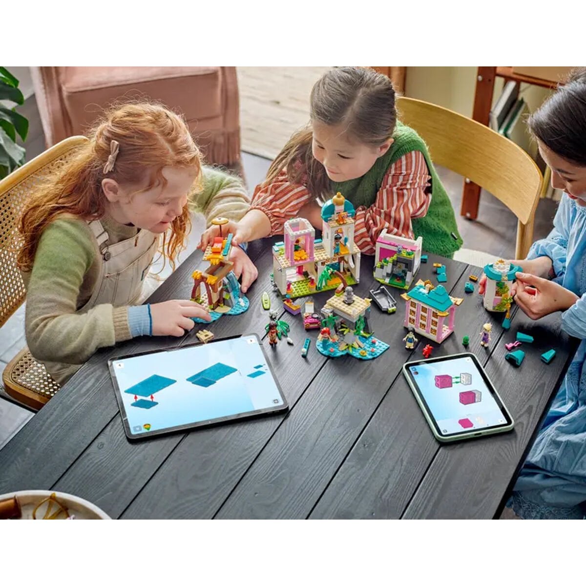 LEGO Disney Prenses Şatosu ve Kraliyet Hayvanları 43267 - 787 Parça Yapım Seti (+6 Yaş)