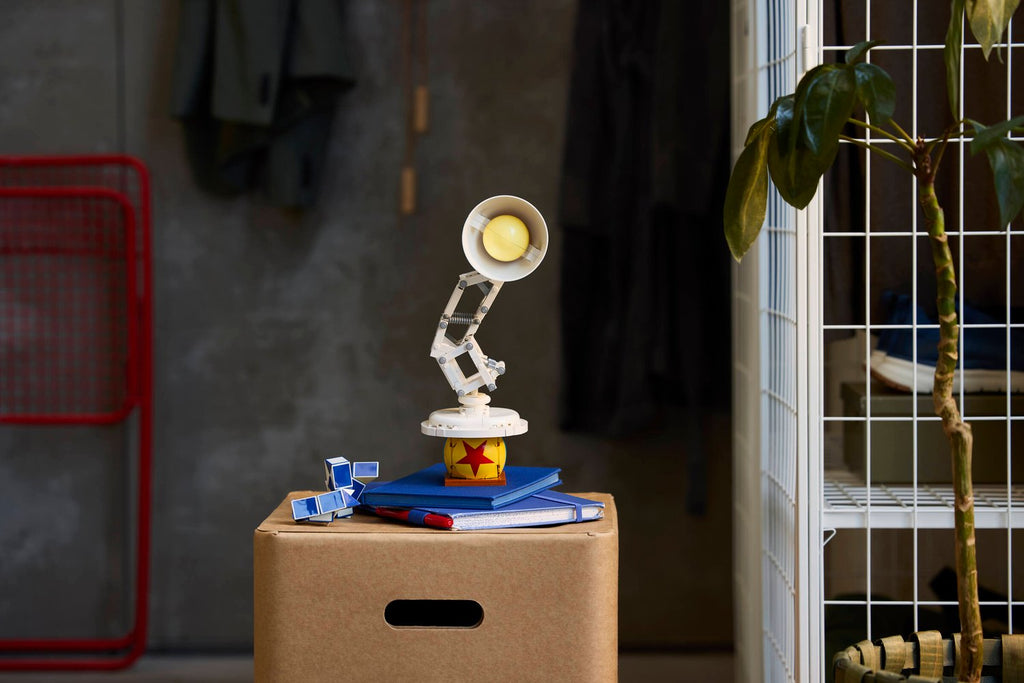 LEGO Ideas Disney Pixar Luxo Jr. Yapım Seti (21357) - 613 Parça, Yetişkinler İçin Sergilik Model
