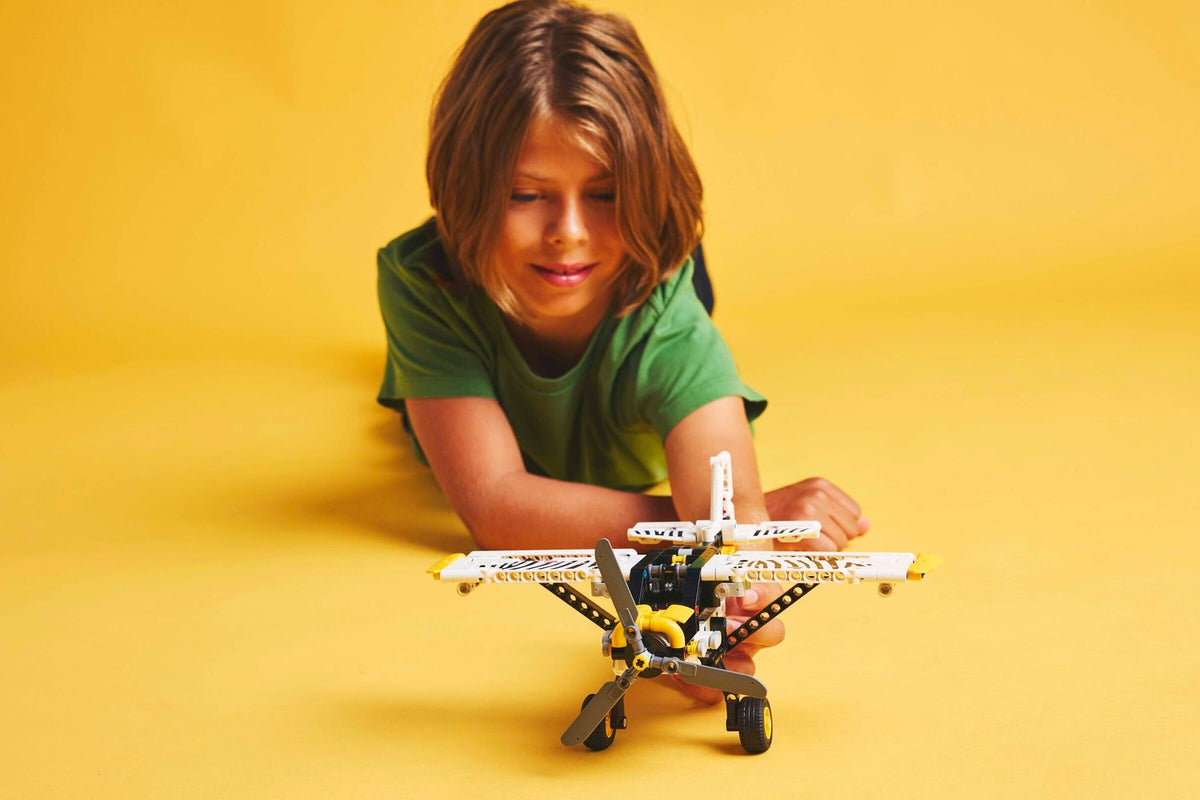 LEGO Technic Arazi Uçağı 42198 - 333 Parça Yapım Seti (8+ Yaş)