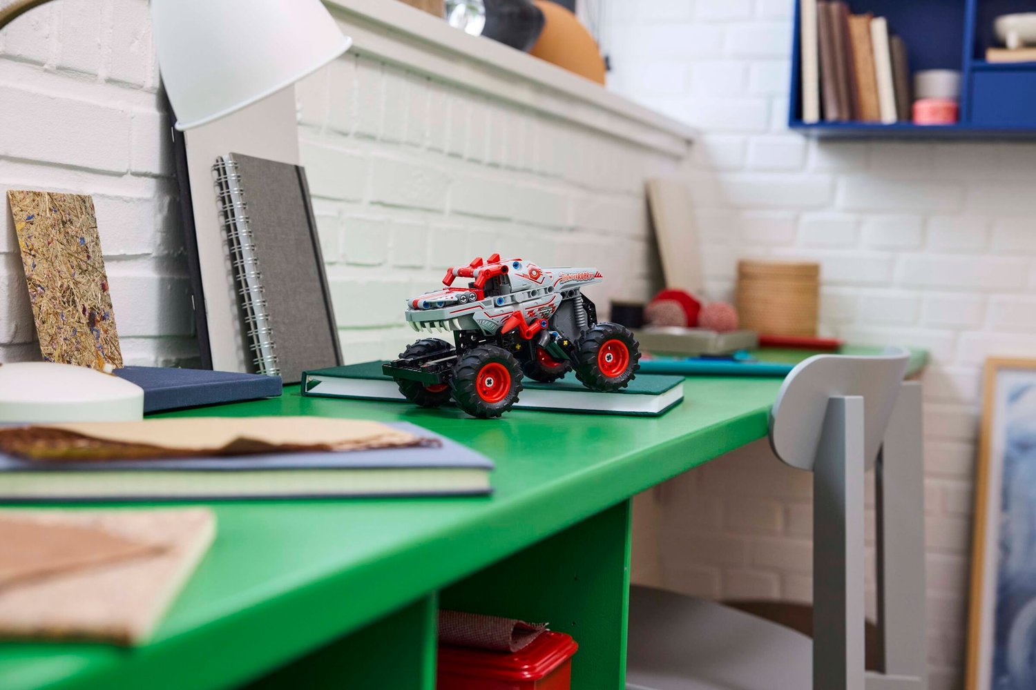 LEGO Technic Monster Jam ThunderROARus Çek-Bırak Kamyon 42200 - 232 Parça, 7+ Yaş