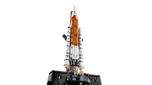 42221 Lego Technic NASA Artemis Uzay Fırlatma Sistemi Roketi 632 parça +9 yaş