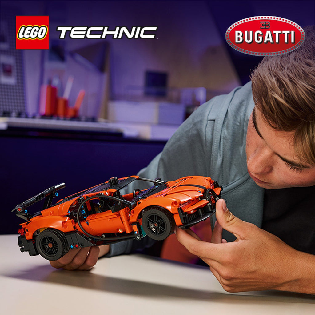 LEGO Technic Bugatti Chiron Pur Sport Hiper Araba 42222 - 771 Parça Yapım Seti (9+ Yaş)