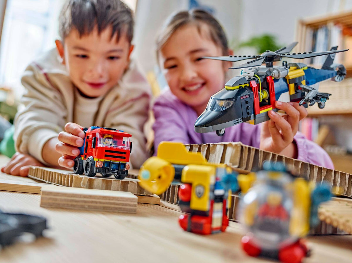 LEGO City Helikopter, İtfaiye Kamyonu ve Denizaltı Remix Yapım Seti - 874 Parça (60462)