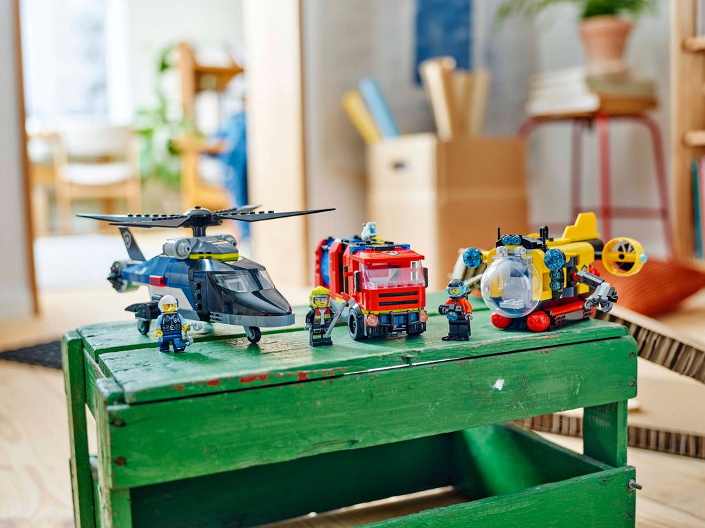 LEGO City Helikopter, İtfaiye Kamyonu ve Denizaltı Remix Yapım Seti - 874 Parça (60462)