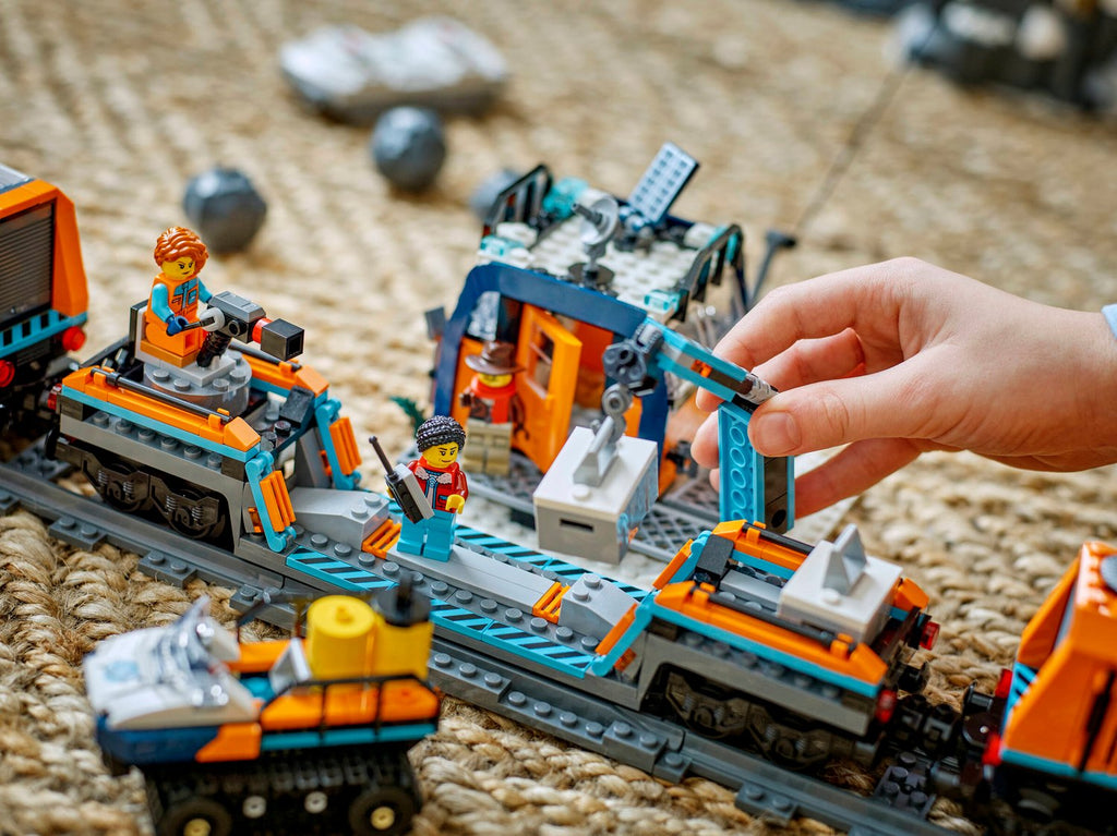 LEGO City Kaşif Treni 60470 - Uzaktan Kumandalı Kutup Ekspresi Yapım Seti, 1517 Parça, +7 Yaş