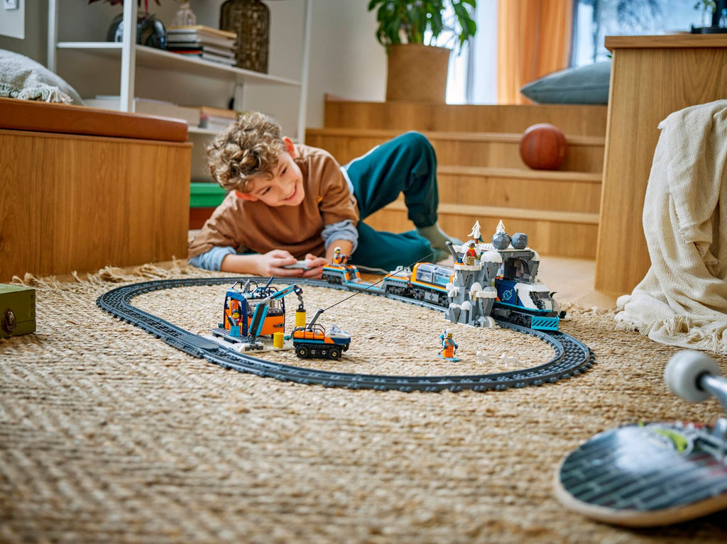 LEGO City Kaşif Treni 60470 - Uzaktan Kumandalı Kutup Ekspresi Yapım Seti, 1517 Parça, +7 Yaş