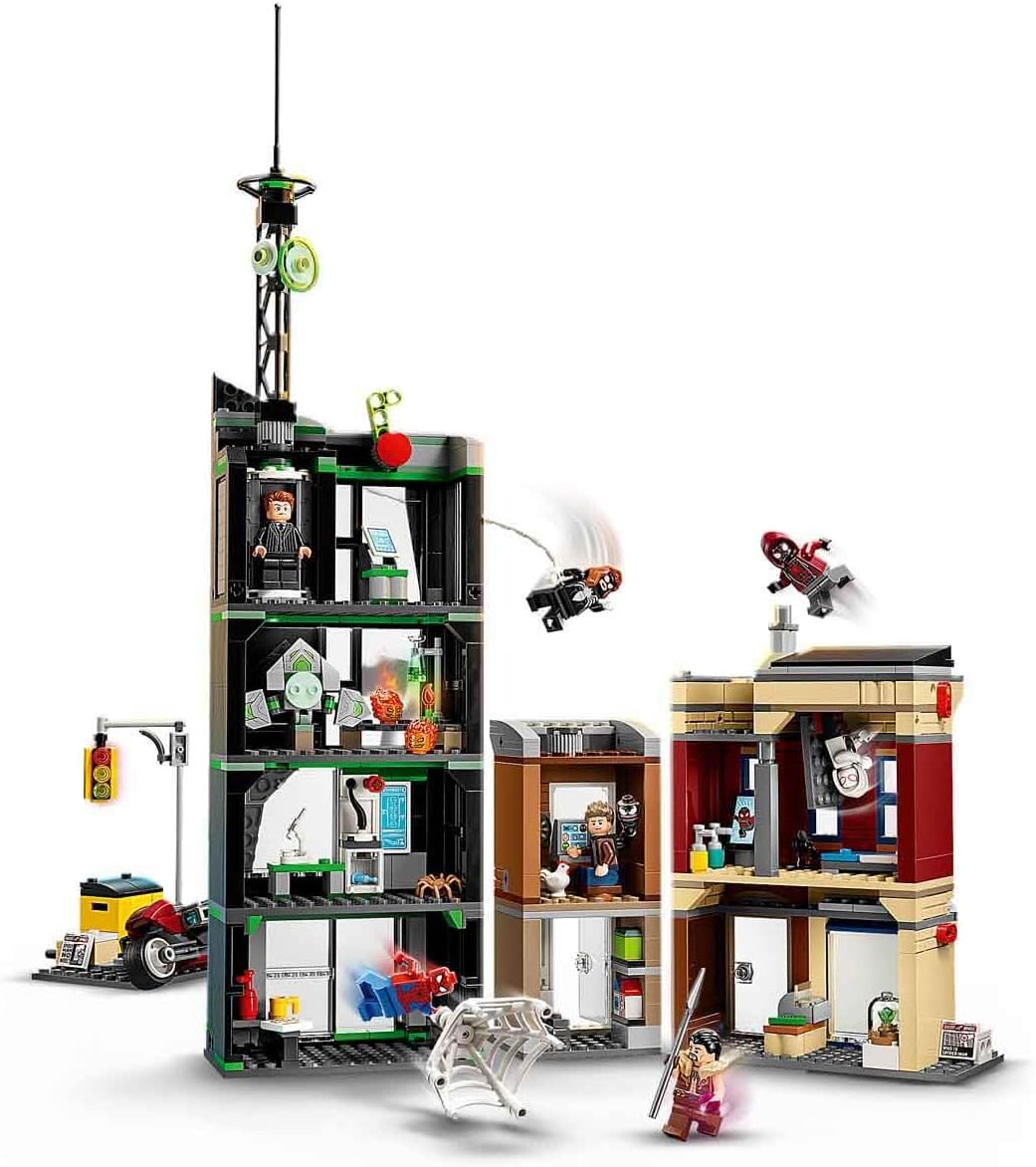 LEGO Marvel Örümcek Adam, Oscorp'a Karşı 76324 - 808 Parça Yapım Seti, 8 Minifigür (10+ Yaş)
