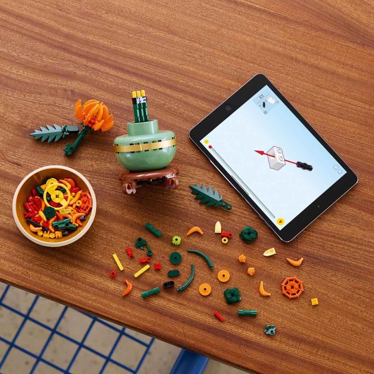 LEGO Icons Krizantem Yapım Seti 10368 - 278 Parça Dekoratif Çiçek Modeli, 18+ Yaş