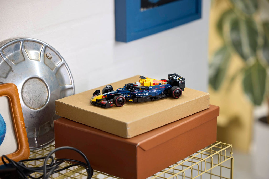 LEGO Speed Champions Oracle Red Bull Racing RB20 F1 Yarış Arabası 77243 - 251 Parça, 18+ Yaş Yetişkin Yapım Seti