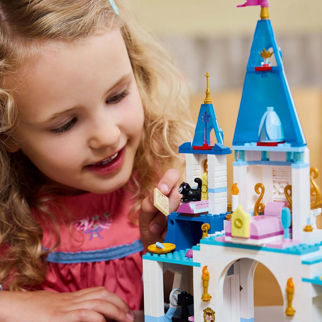 LEGO Disney Princess Sindirella'nın Şatosu ve At Arabası 43275 - 596 Parça Yapım Seti (+6 Yaş)