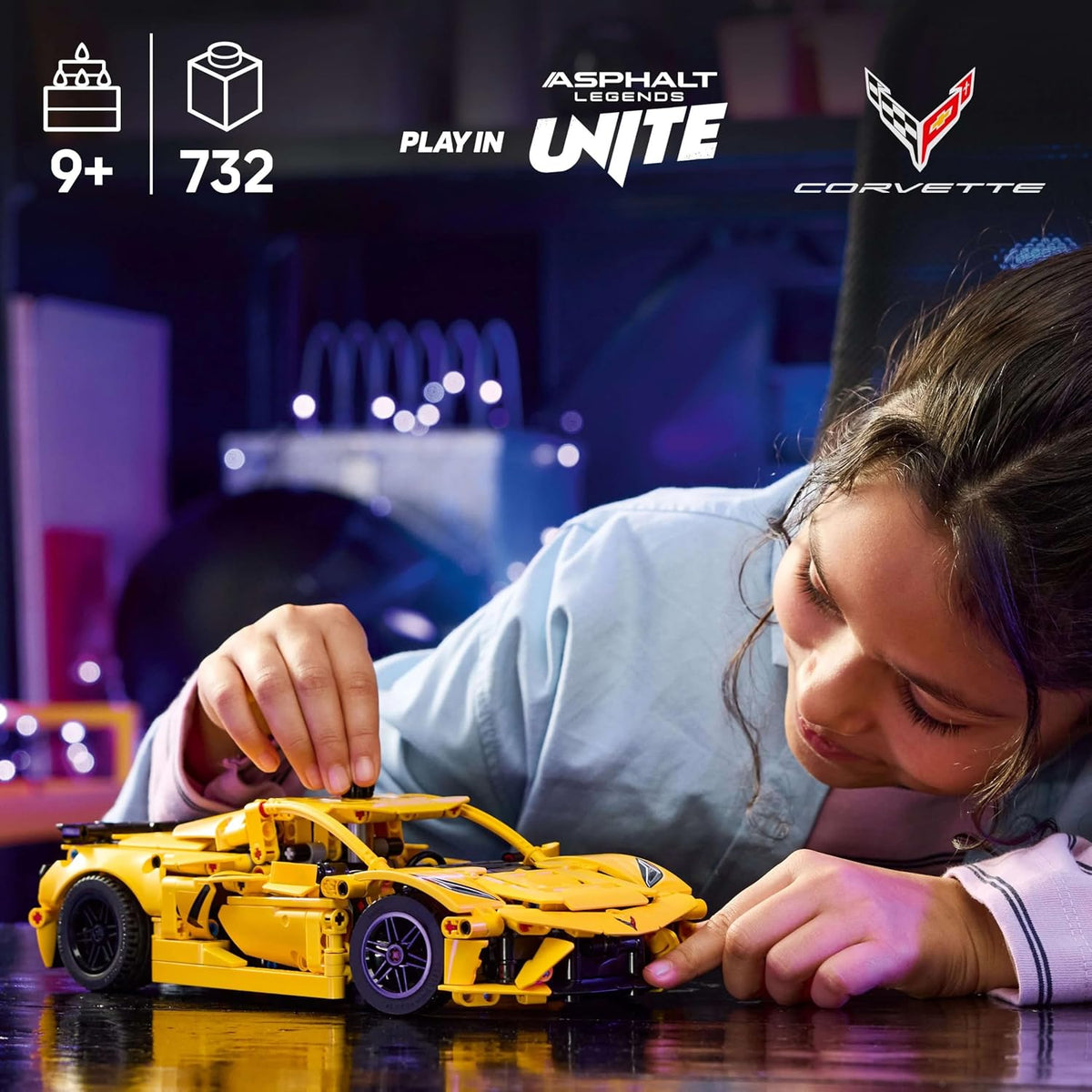 LEGO Technic Chevrolet Corvette Stingray 42205 - 732 Parça Model Araba Yapım Seti (9+ Yaş)