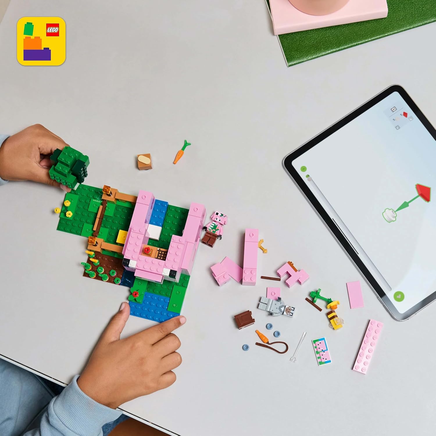 LEGO Minecraft Yavru Domuz Evi 21268 - 238 Parça Yapım Seti (7 Yaş ve Üzeri)