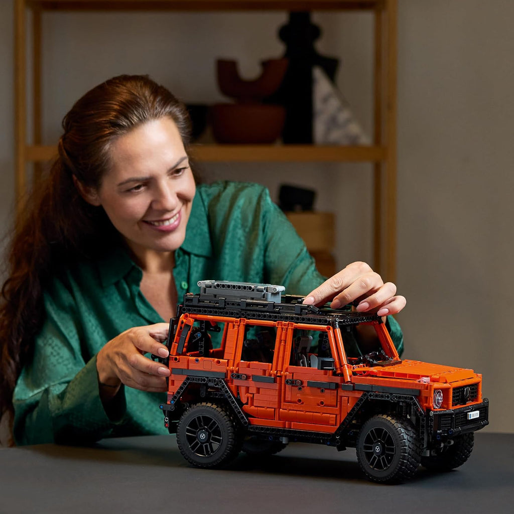 LEGO Technic Mercedes-Benz G 500 PROFESSIONAL Line 42177 - Yetişkinler İçin 2891 Parça Model Araç Yapım Seti