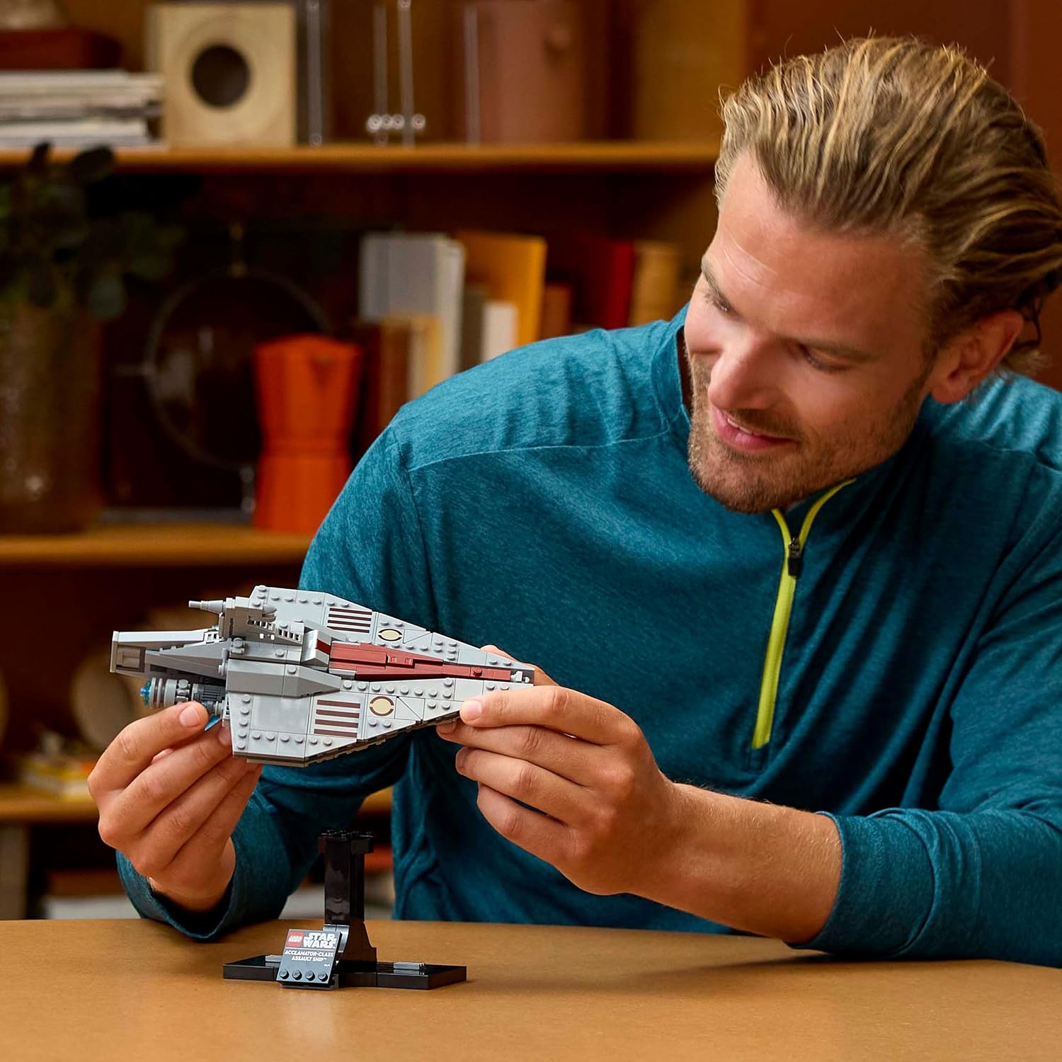 LEGO Star Wars Acclamator Sınıfı Hücum Gemisi 75404 - 450 Parça Sergilik Yapım Seti (+18 Yaş)