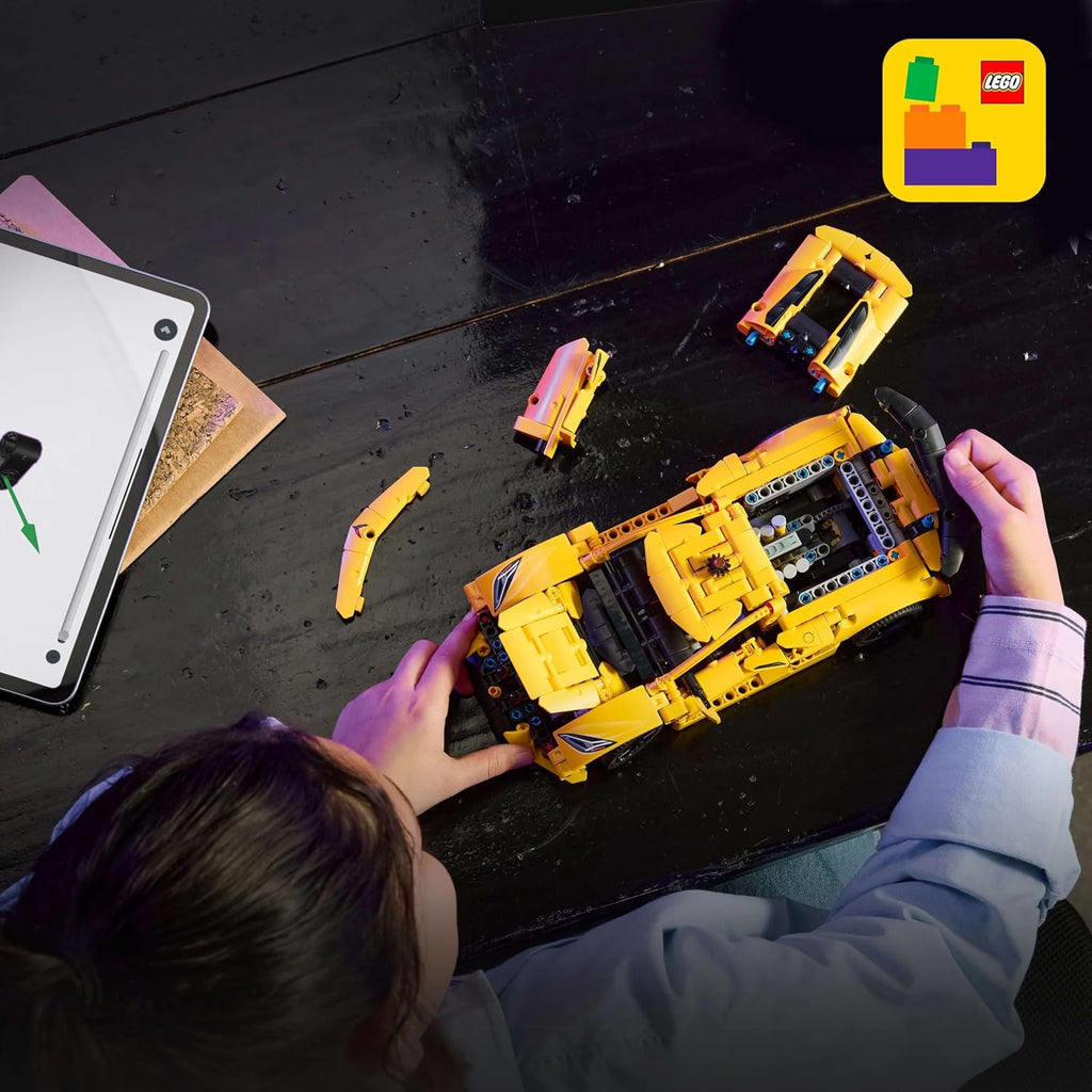 LEGO Technic Chevrolet Corvette Stingray 42205 - 732 Parça Model Araba Yapım Seti (9+ Yaş)