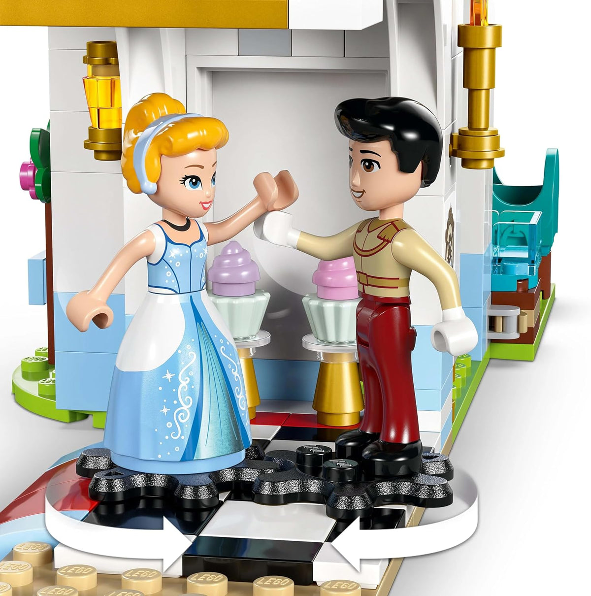 LEGO Disney Princess Sindirella'nın Şatosu ve At Arabası 43275 - 596 Parça Yapım Seti (+6 Yaş)