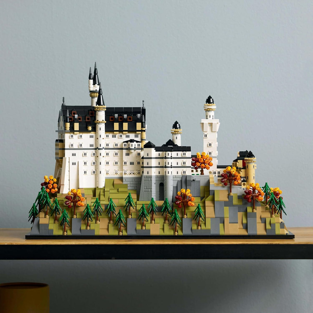 LEGO Architecture Neuschwanstein Şatosu 21063 – 3455 Parça Yetişkin Yapım Seti