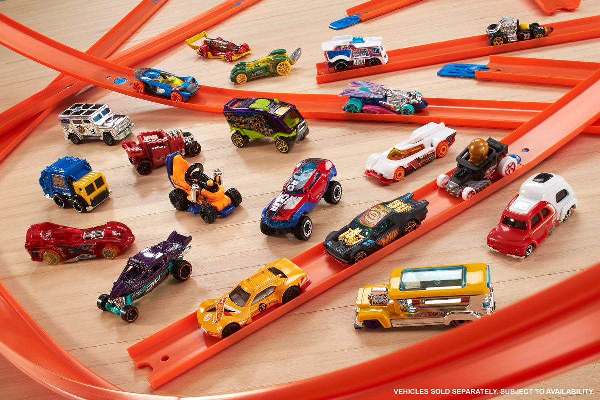 Hot Wheels Ellili Araba Seti, çeşitli oyuncak spor araba modelleri içeren set, 3 yaş ve üzeri çocuklar için uygun hediye