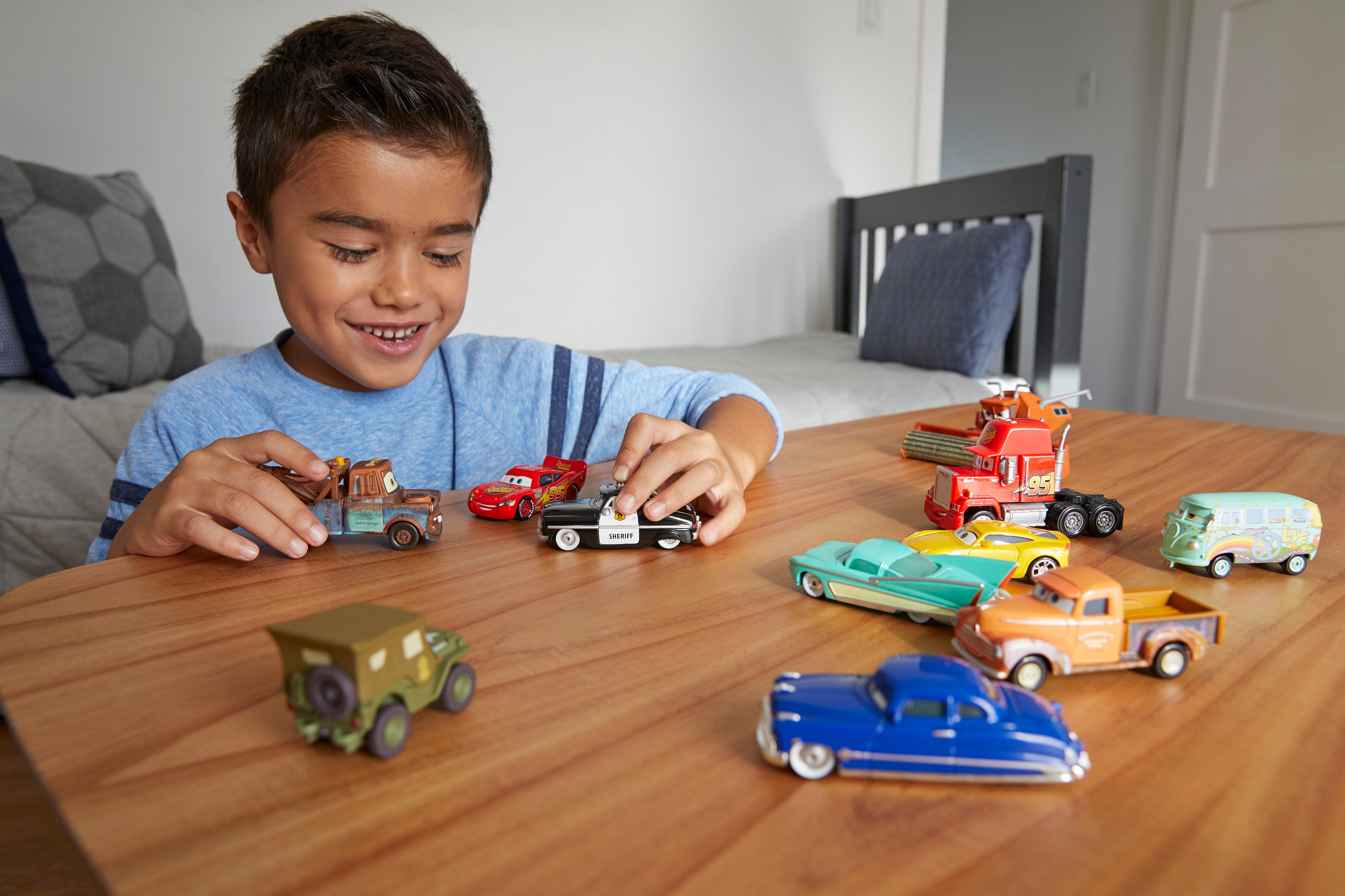 Cars Tekli Karakter Araçlar - Sarge FJH95