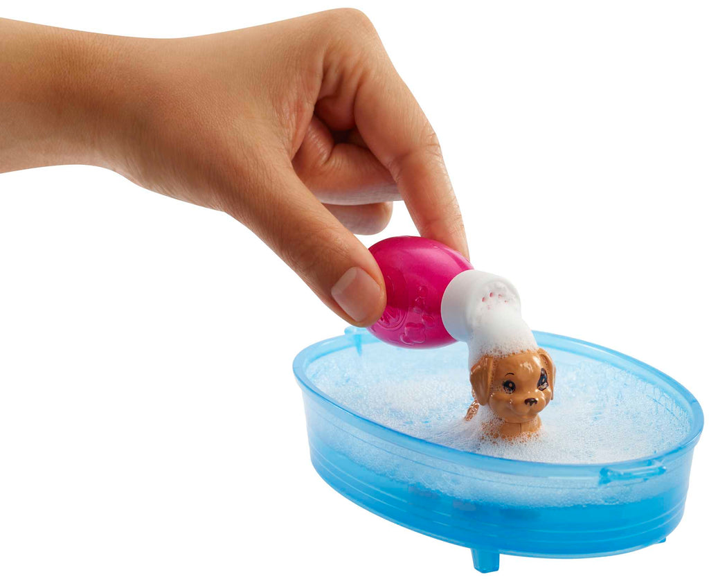 Barbie Bebek ve Aksesuarları - 3 Yavru Köpekli Oyun Seti, Hayvancıklar İçin Küvet ve Aksesuarlar GDJ37