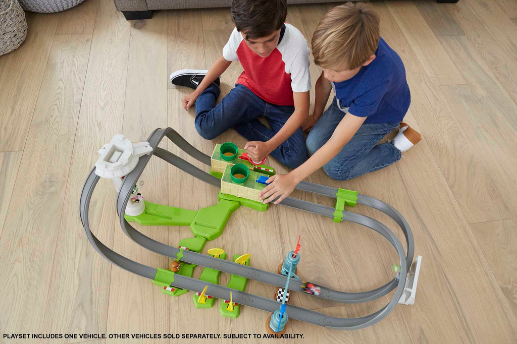 Hot Wheels Mario Kart Çılgın Dönüş Parkuru Yarış Seti GHK15