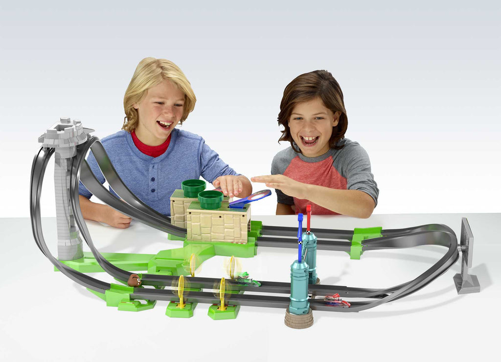 Hot Wheels Mario Kart Çılgın Dönüş Parkuru Yarış Seti GHK15