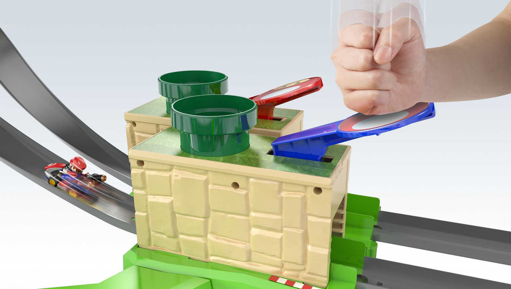 Hot Wheels Mario Kart Çılgın Dönüş Parkuru Yarış Seti GHK15