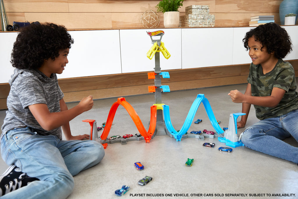 Hot Wheels Dikey Uçuş Heyecanı Pist Seti, 5-10 Yaş Arası Çocuklar İçin GRW39
