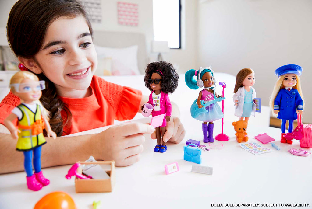 Barbie Chelsea Meslekleri Öğreniyor Bebek Serisi, İş Kadını - Kariyer Temalı Kıyafeti ve Aksesuarları İle GTN93