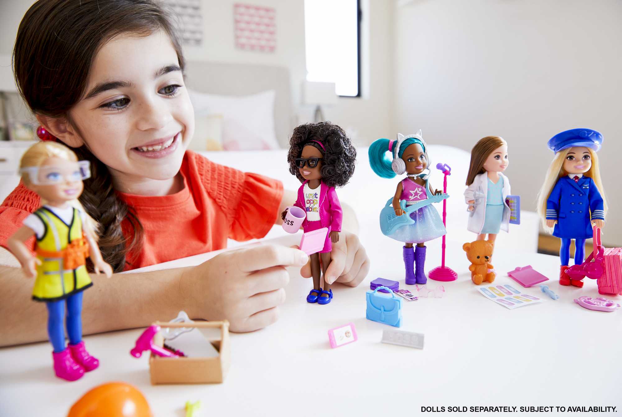 Barbie Chelsea Meslekleri Öğreniyor Bebek Serisi, İş Kadını - Kariyer Temalı Kıyafeti ve Aksesuarları İle GTN93