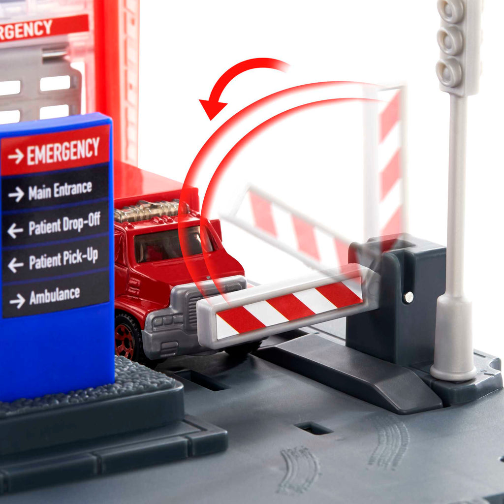 Matchbox Aksiyon Sürücüleri Kurtarma Helikopteri Oyun Seti, 1:64 Ölçekli 1 Adet Ambulans ve Araba Taşıyabilen, Dönen Pervaneli Helikopter İle GVY83