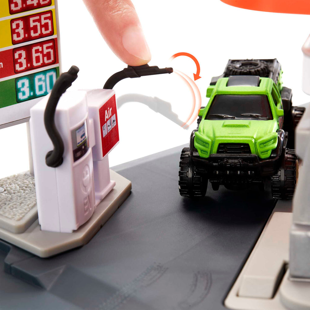 Matchbox Aksiyon Sürücüleri Benzin İstasyonu Oyun Seti, 1:64 Ölçekli 1 Adet Araç ve Basarak Çalıştırılan Benzin Pompası İle GVY84