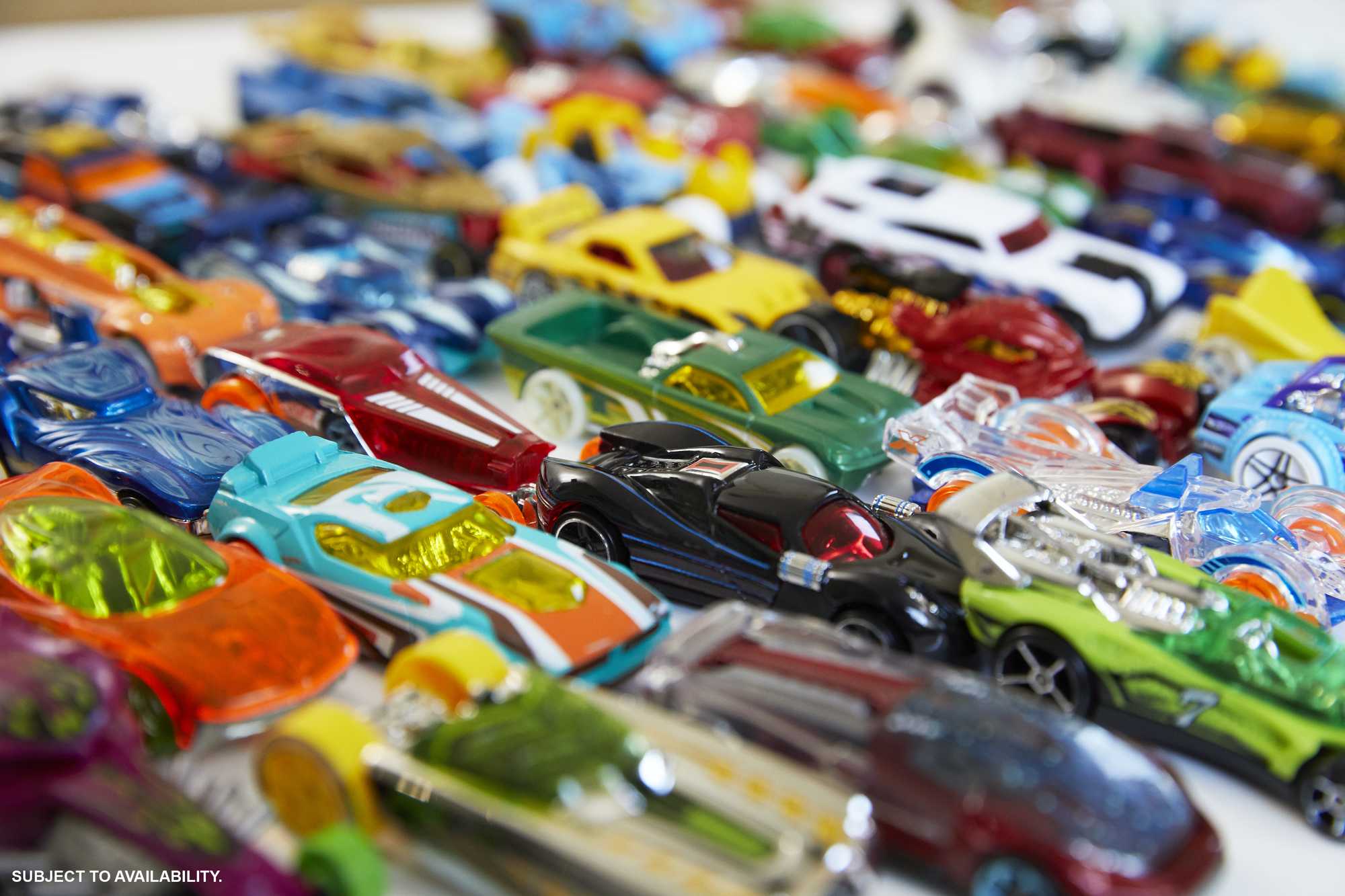 Hot Wheels Yirmili Araba Seti - Geniş Ürün Yelpazesi, Oyuncak Araba Koleksiyonu, 1:64 Ölçek H7045