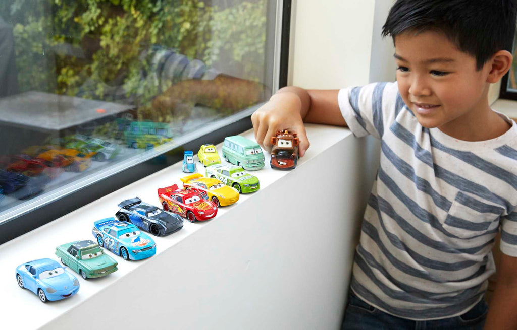 Disney Pixar Cars 10'lu Metal Araç Paketi