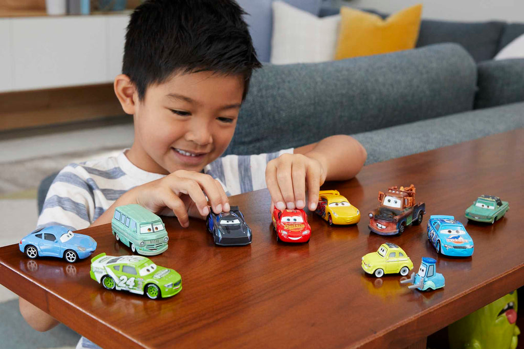 Disney Pixar Cars 10'lu Metal Araç Paketi
