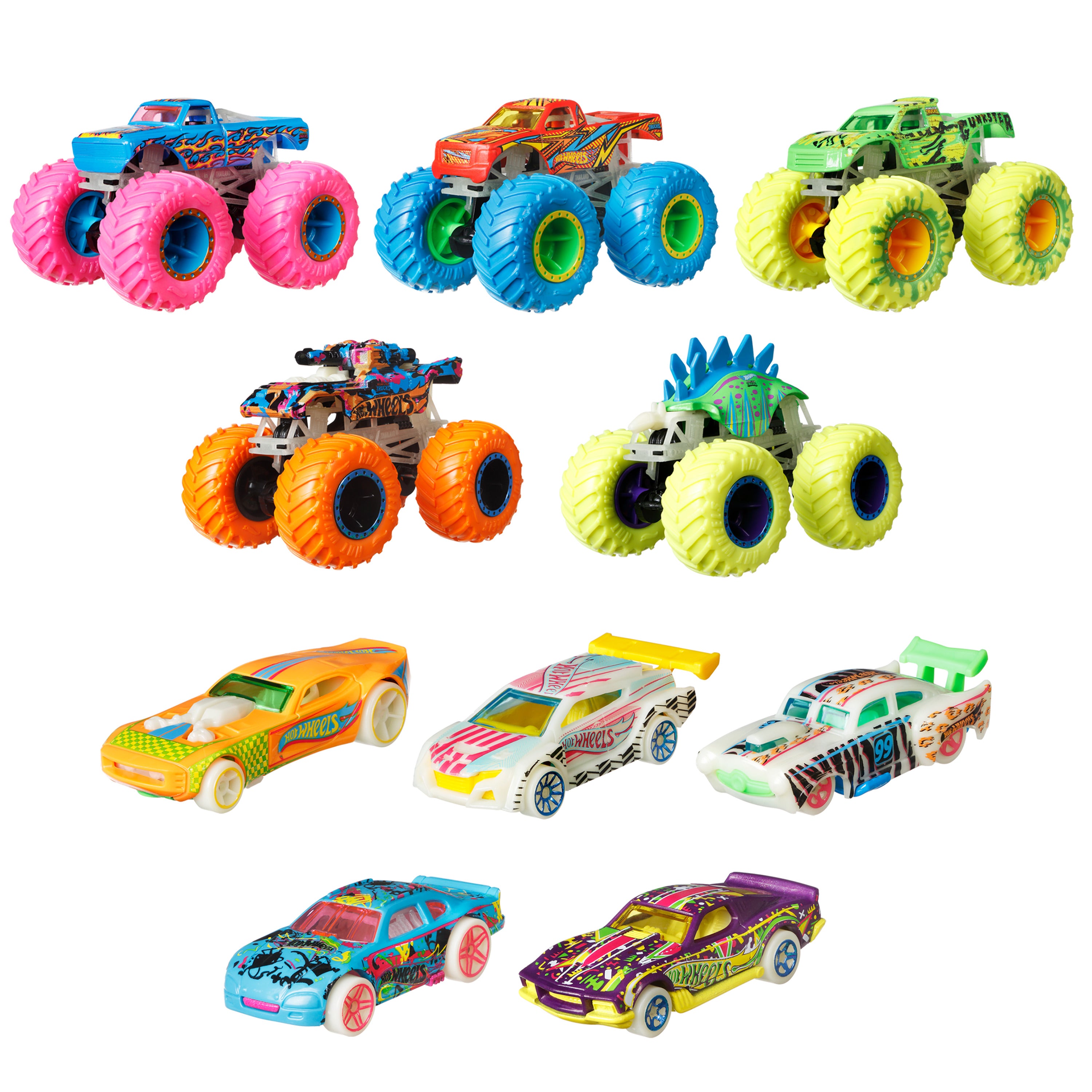 Hot Wheels Monster Trucks Karanlıkta Parlayan Araçlar Paketi 5 adet Monster Trucks aracı ve 5 adet araba içeren çoklu paket