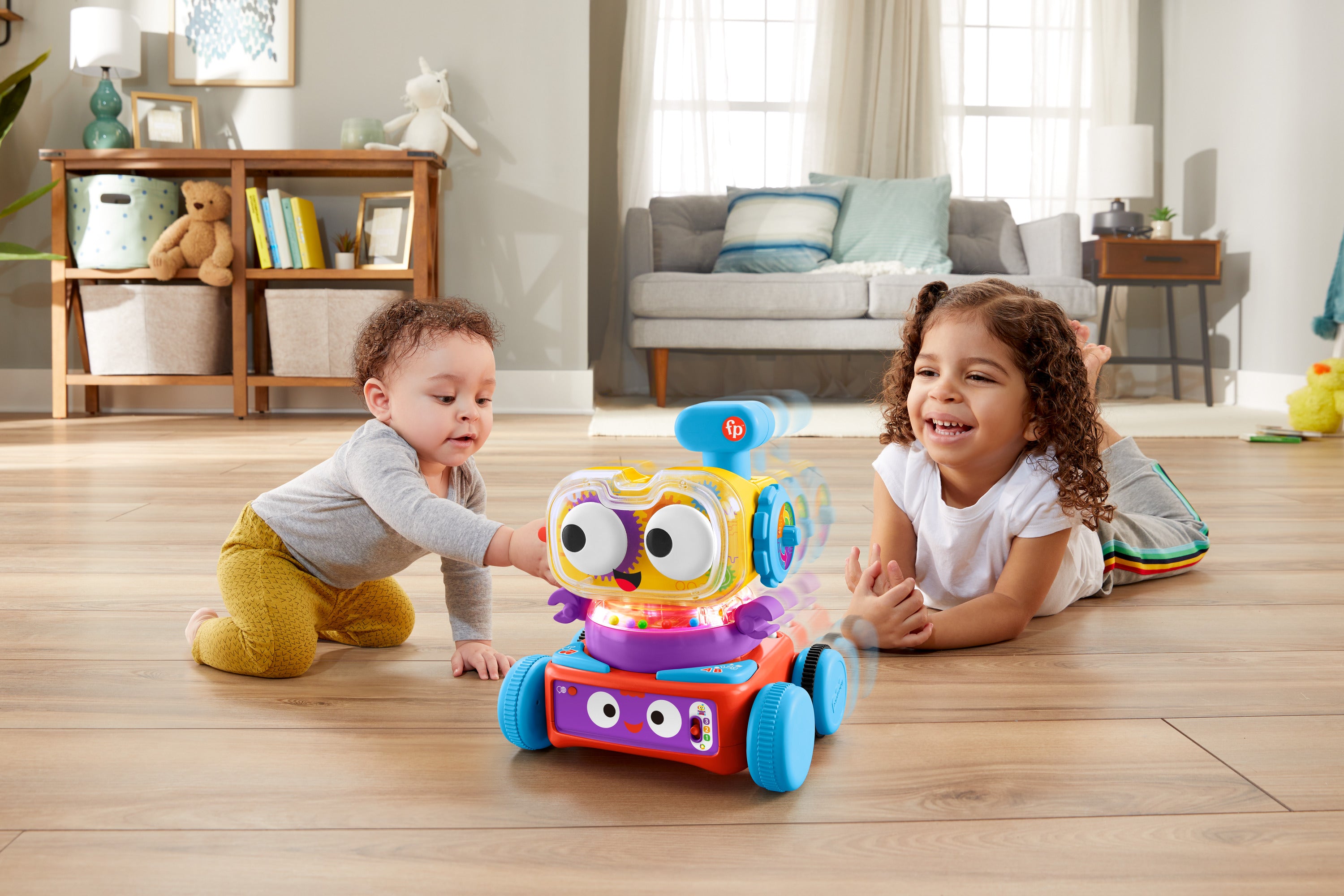 4'ü 1 Arada Eğlenceli Robot, Türkçe ve İngilizce Dil seçenekleri İle Işıklar, Müzik ve Eğitici İçerikler Sunar, 6 Ay ve Üzeri Bebekler İçin