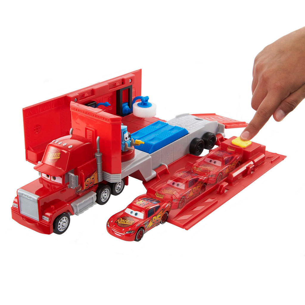 Disney ve Pixar Cars dönüştürülebilir Mack oyun seti, 2'si 1 arada oyuncak kamyon ve ayar istasyonu