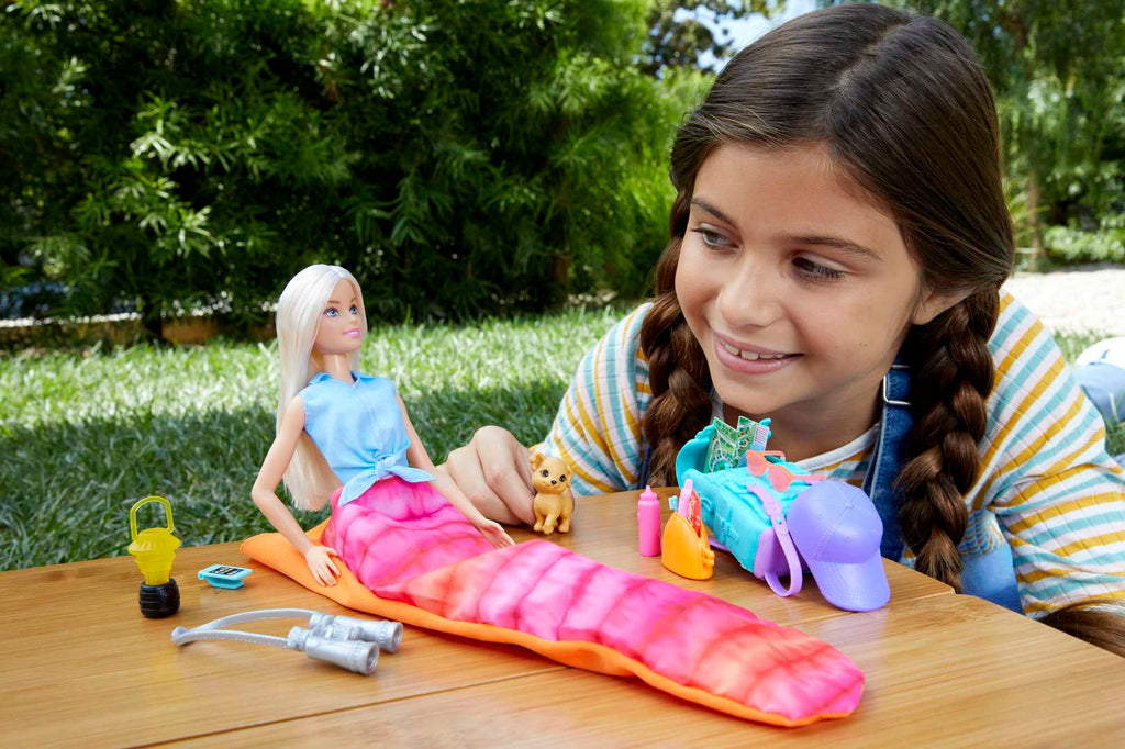Barbie Kampa Gidiyor Oyun Seti, yavru köpeği ve 10'dan fazla aksesuar, 3-7 yaş