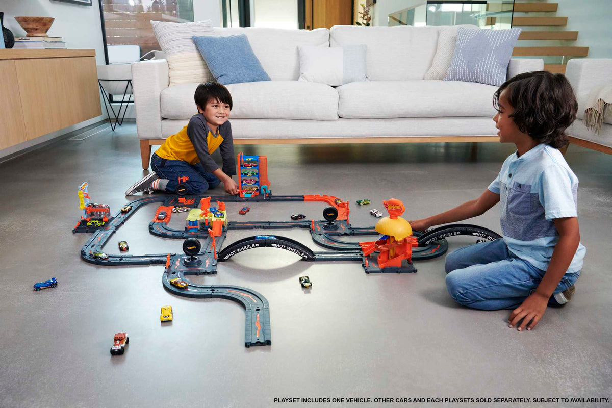 HOT WHEELS® Şehir Hayatı Pist Seti Serisi