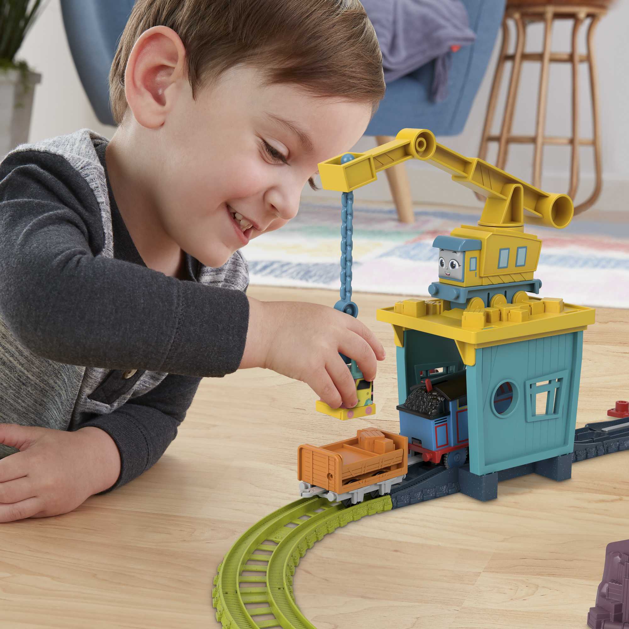 Fisher-Price Thomas ve Arkadaşları Carly ve Sandy Oyun Seti, motorlu tren ve pist seti
