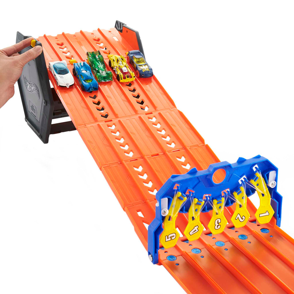 Hot Wheels® Kıvrılan Yarış Pisti™