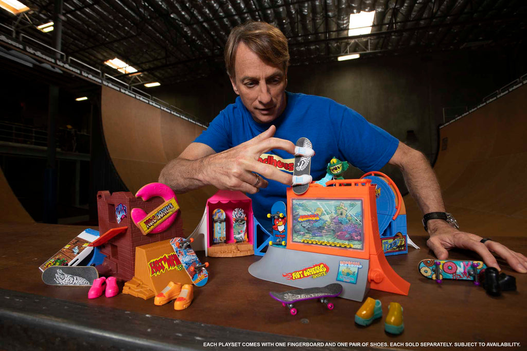 Tony Hawk Parmak Kaykayı ve Kaykay Ayakkabısı içeren Hot Wheels Skate™ Parmak Kaykay Macerasına Başlangıç Setleri
