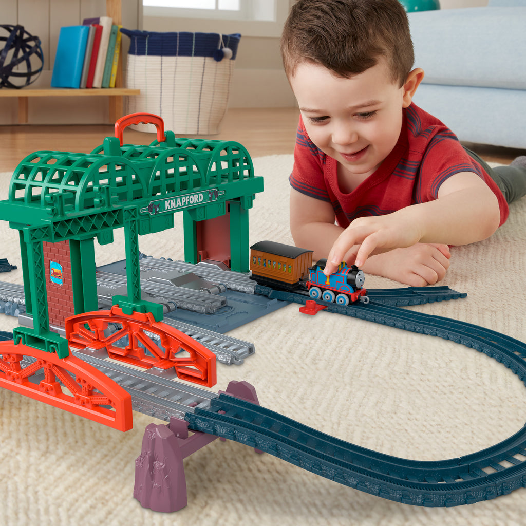 Fisher-Price Thomas ve Arkadaşları Knapford İstasyonu tren seti