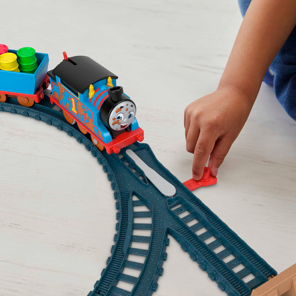 Thomas ve Arkadaşları Çamur Macerası Motorlu Tren Yol Seti