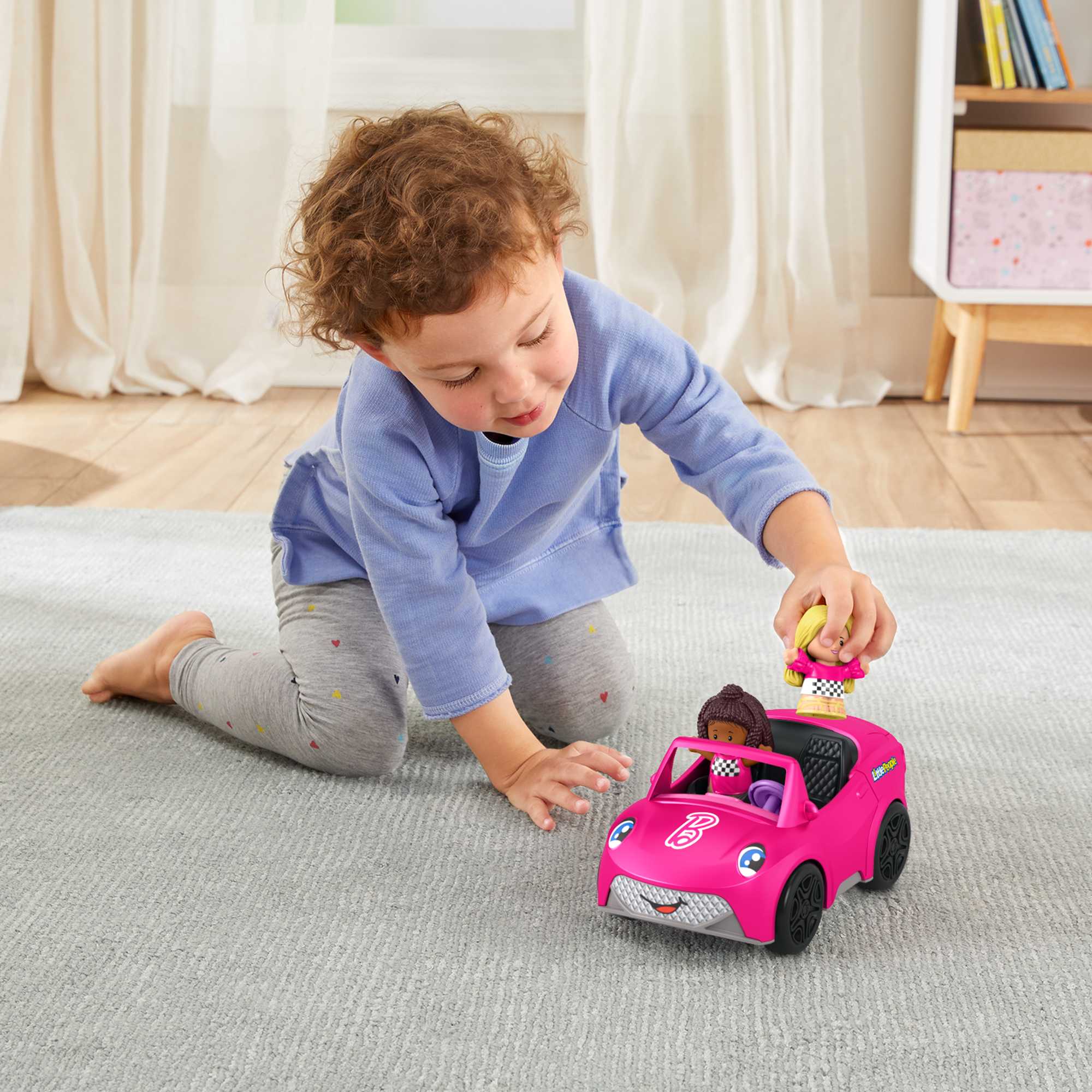 Little People'dan Barbie'nin Üstü Açılır Arabası ve figür seti