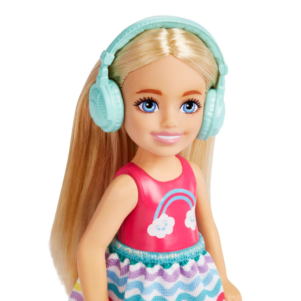 Barbie® oyuncakları, Chelsea™ bebek ve aksesuarları, yavru köpeğiyle seyahat seti