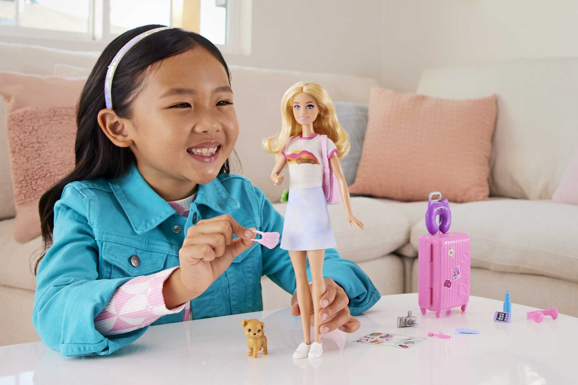 Barbie® bebek ve aksesuarları, yavru köpeğiyle seyahat seti