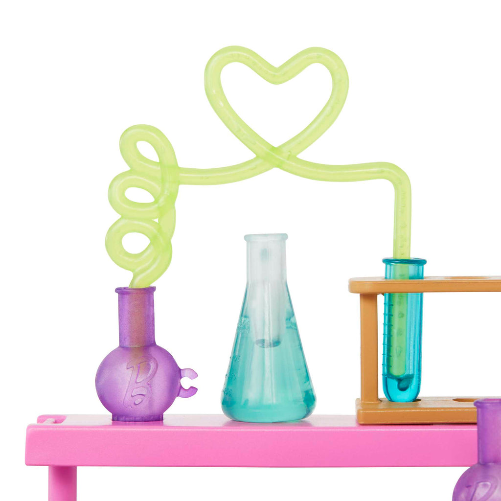 Barbie® Bilim Laboratuvarı oyun seti, 2 bebek, laboratuvar tezgahı ve 10'dan fazla aksesuar
