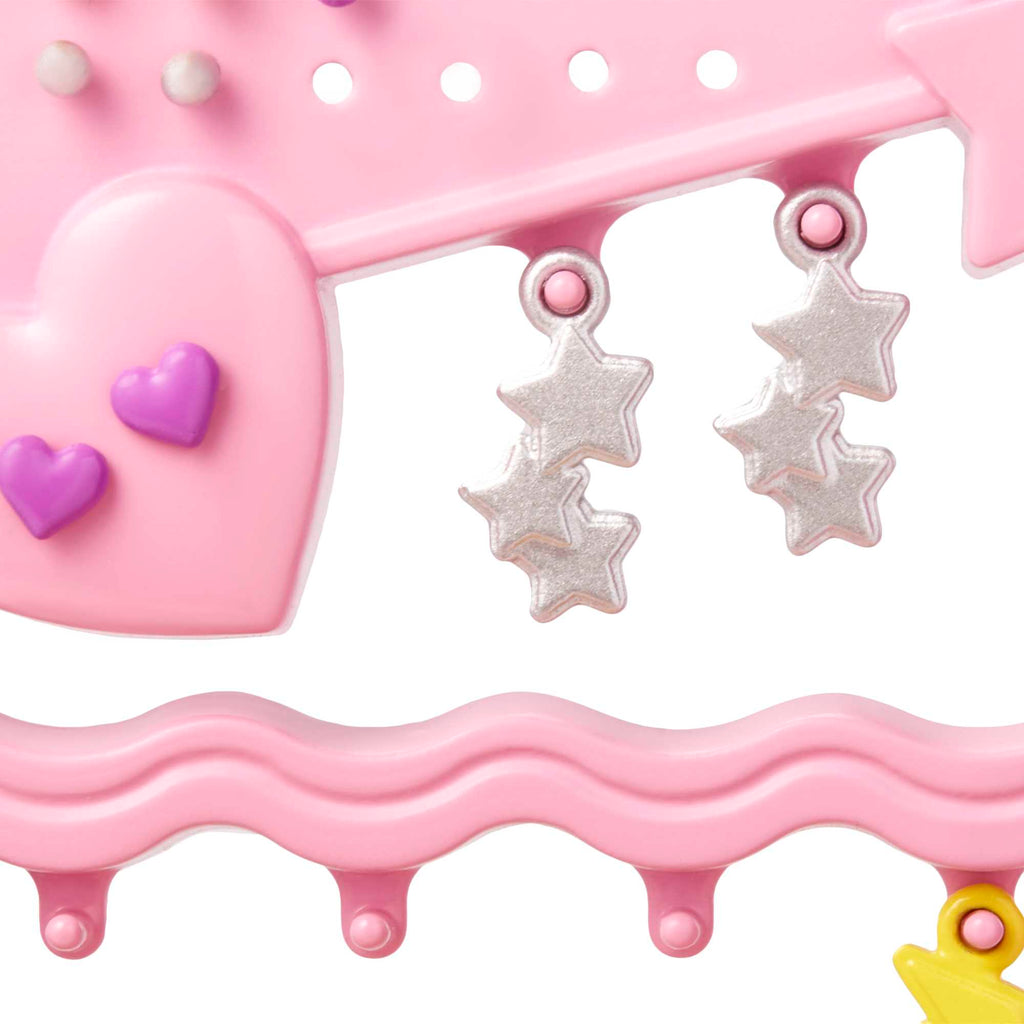 Barbie Skipper'ın Takı Standı Oyun Seti